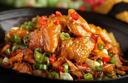 如何用麻辣香锅调料做出香喷喷的小炒鸡？